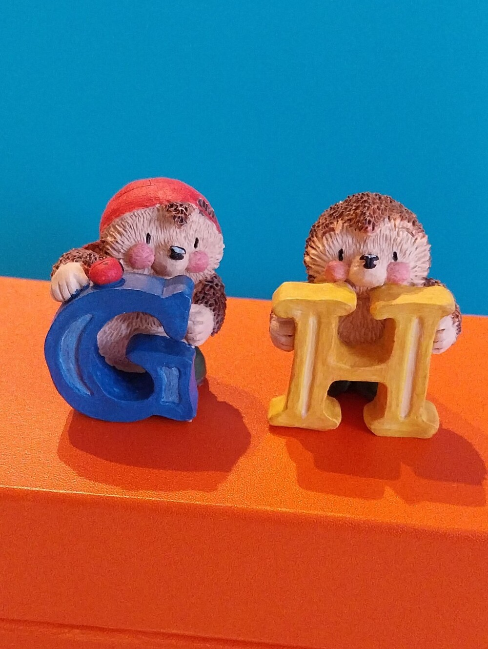 🦔🦔Hand-Painted Hedgehog Figurine Pair in Blue & Yellow for Small Pet Habitats